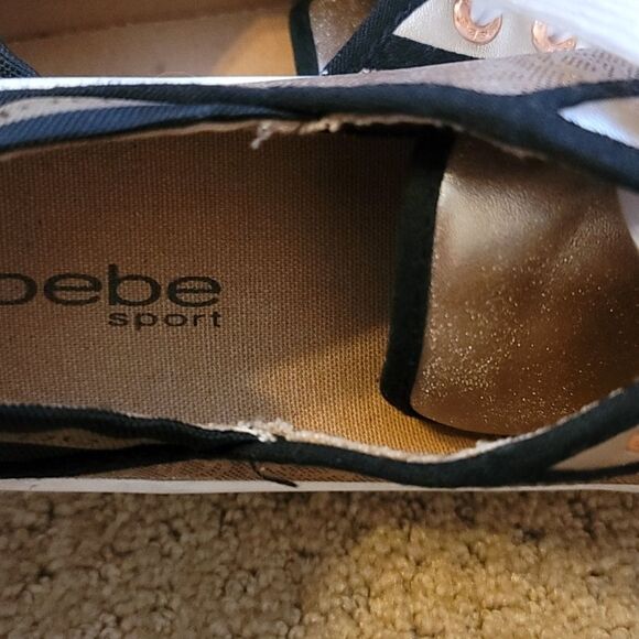 - Bebe dacia shoes size 9 - Picture 5 of 7